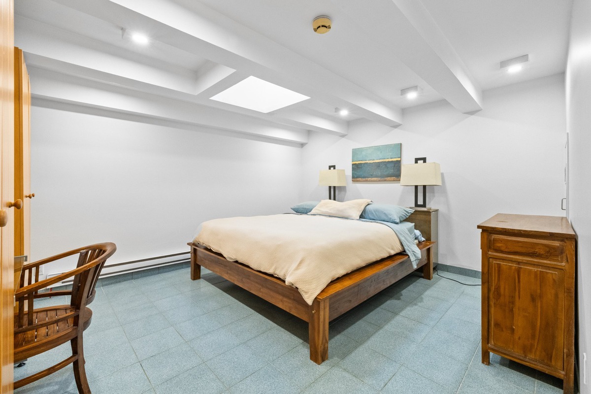 1331 Rue Ste-Rose, Montréal