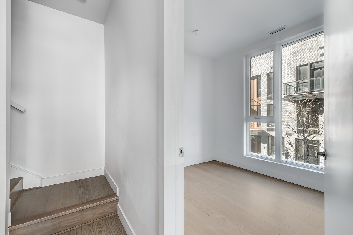 981 Rue Suzanne-Coallier, Montréal