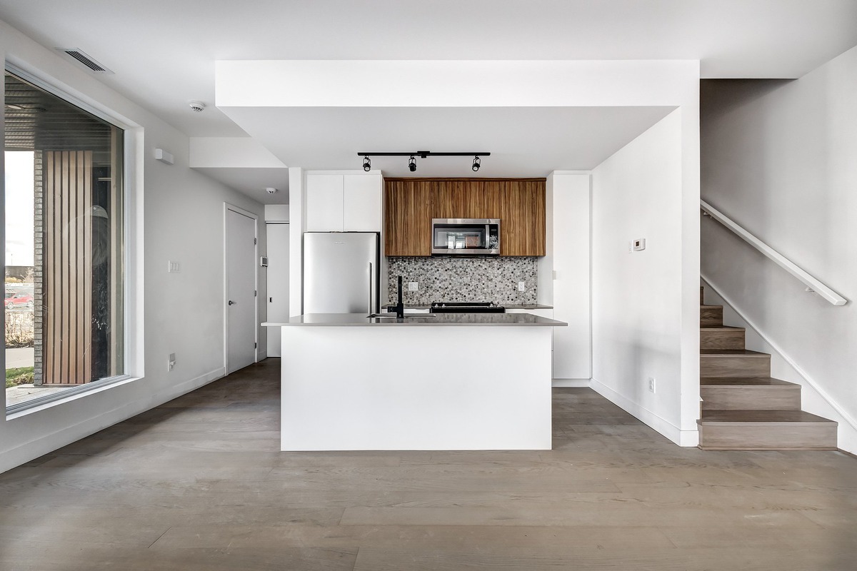 981 Rue Suzanne-Coallier, Montréal