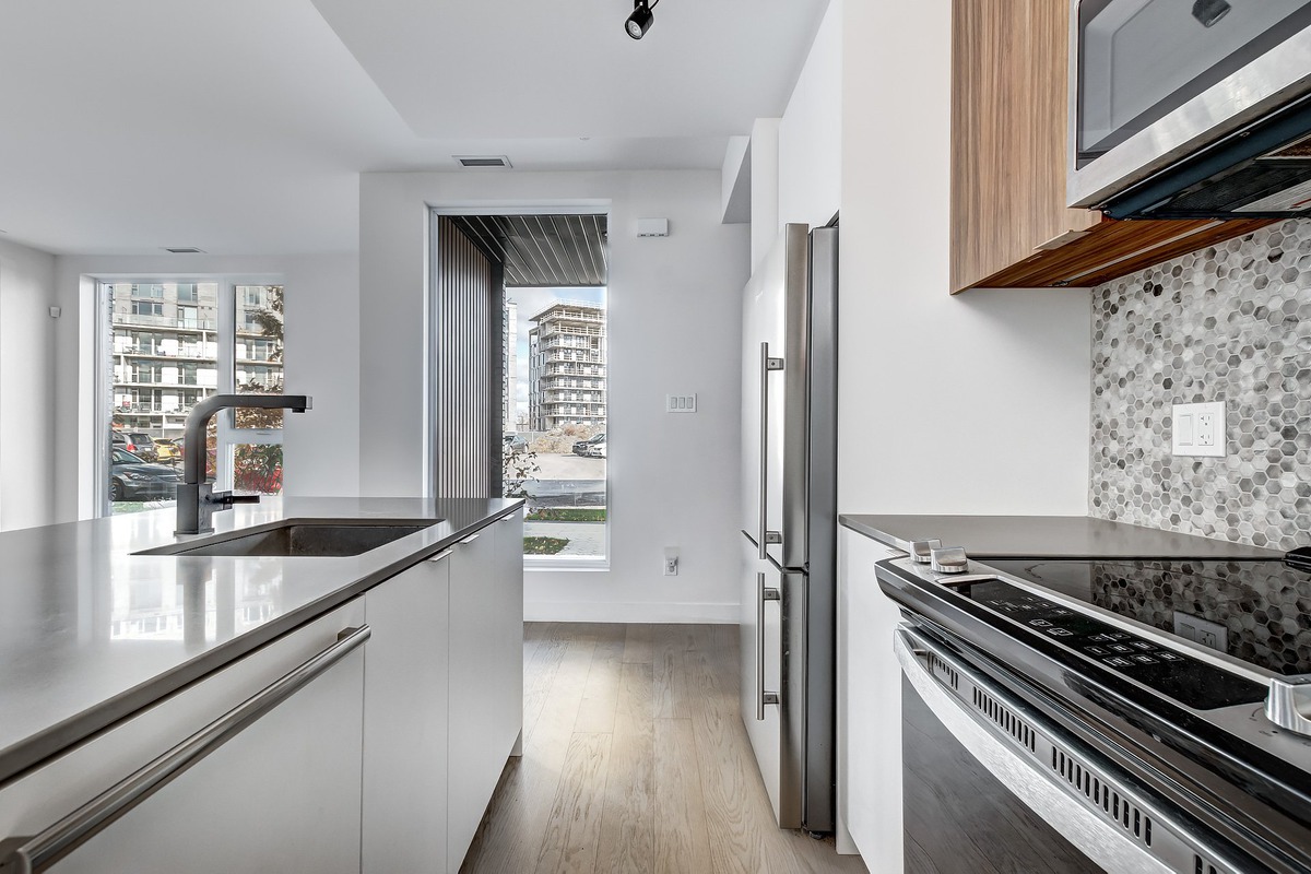 981 Rue Suzanne-Coallier, Montréal