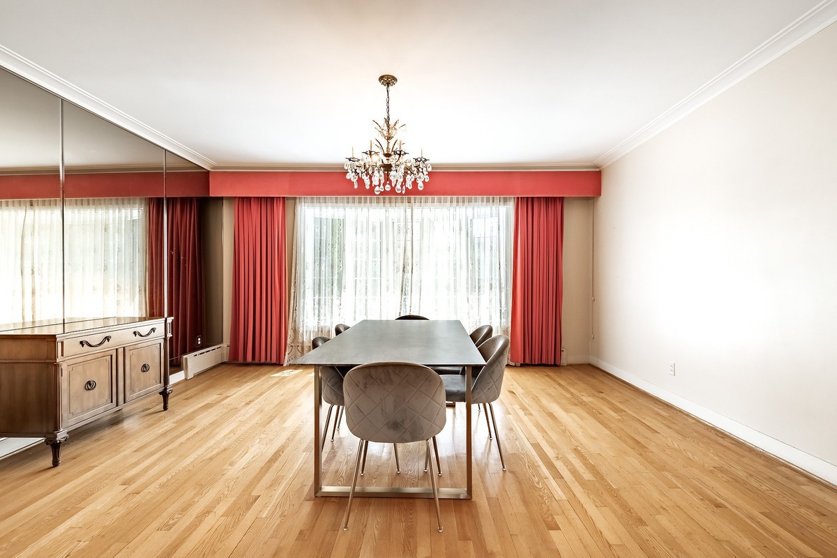 372 Av. Melbourne, Mont-Royal