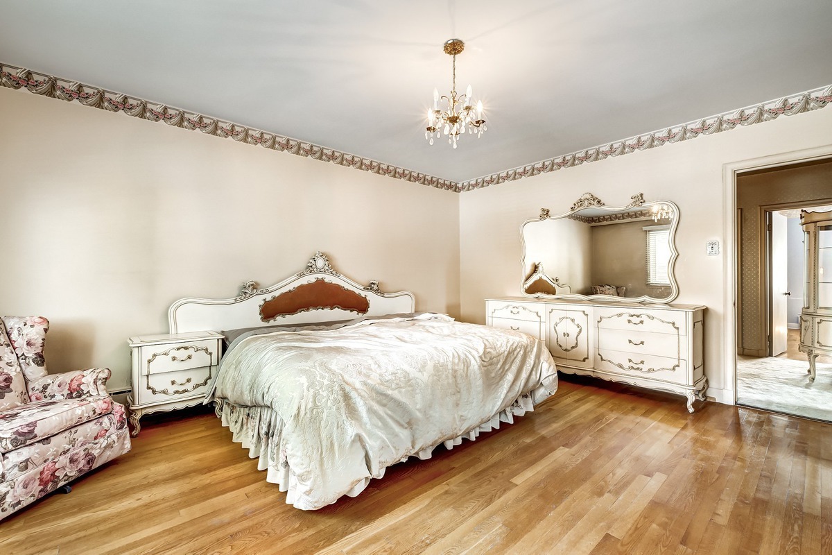 372 Av. Melbourne, Mont-Royal
