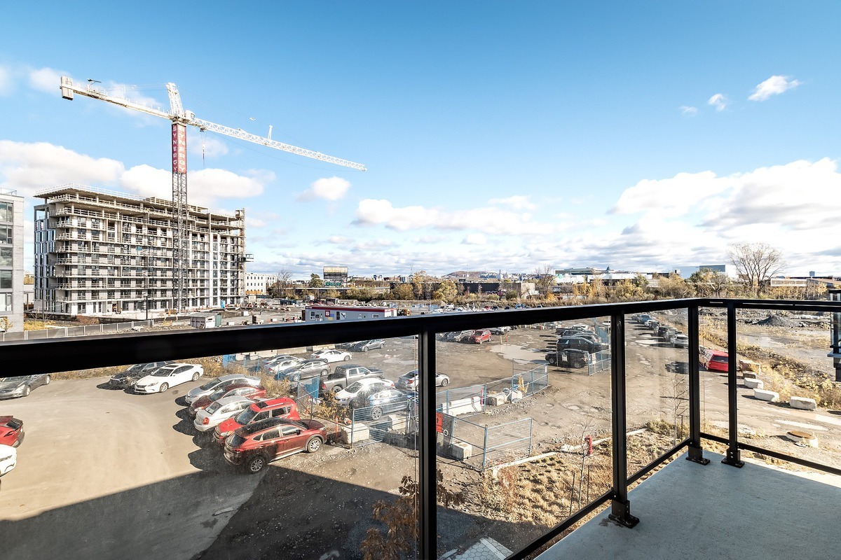 981 Rue Suzanne-Coallier, Montréal