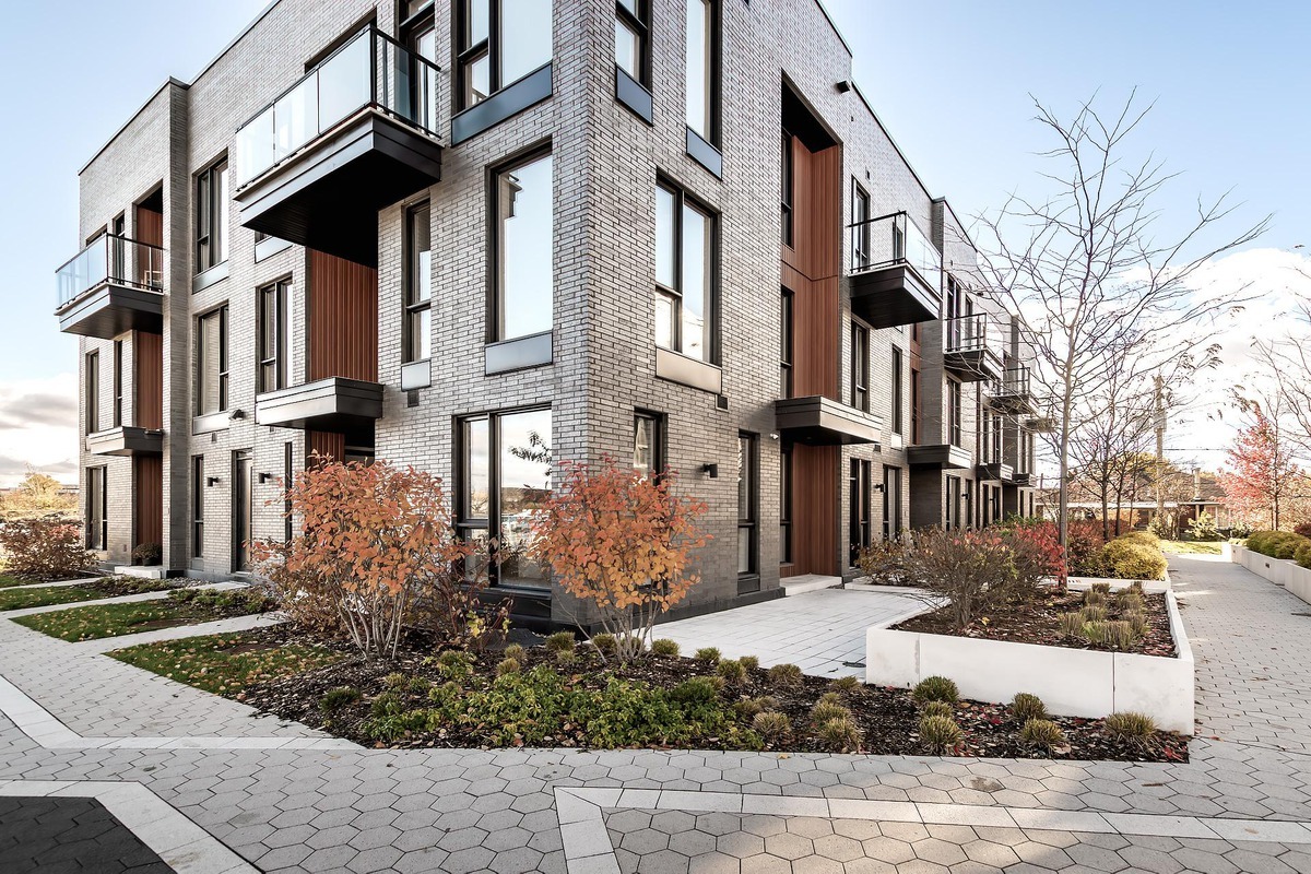 981 Rue Suzanne-Coallier, Montréal