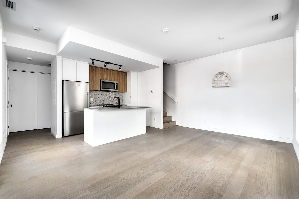 981 Rue Suzanne-Coallier, Montréal