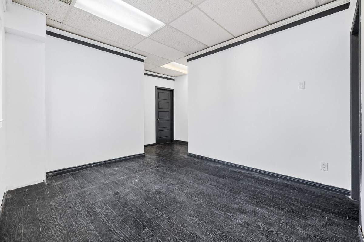 78 Av. Donegani, app. 201,Pointe-Claire