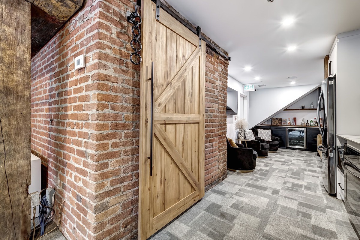 365 Place D'Youville, Montréal (Ville-Marie) 