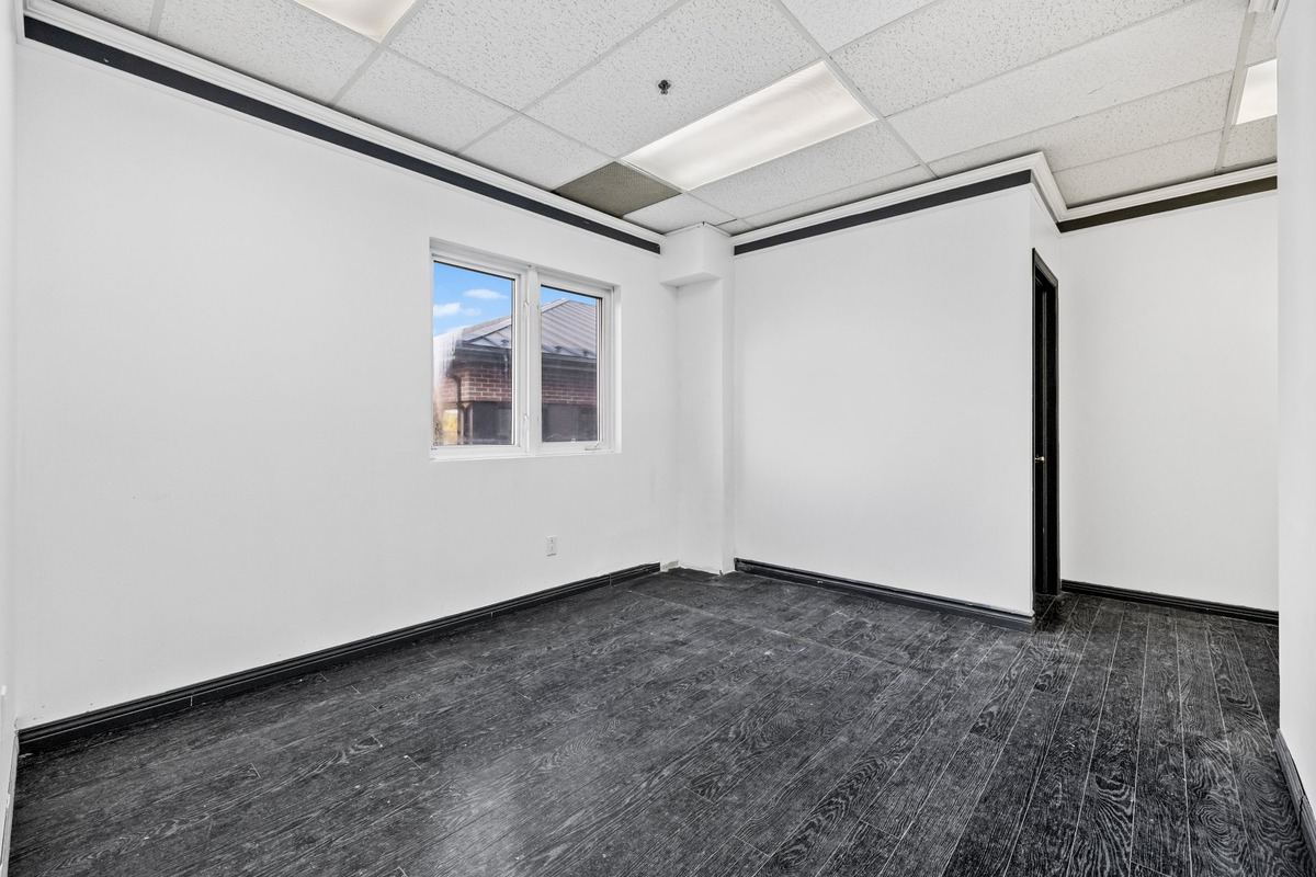 78 Av. Donegani, app. 201,Pointe-Claire