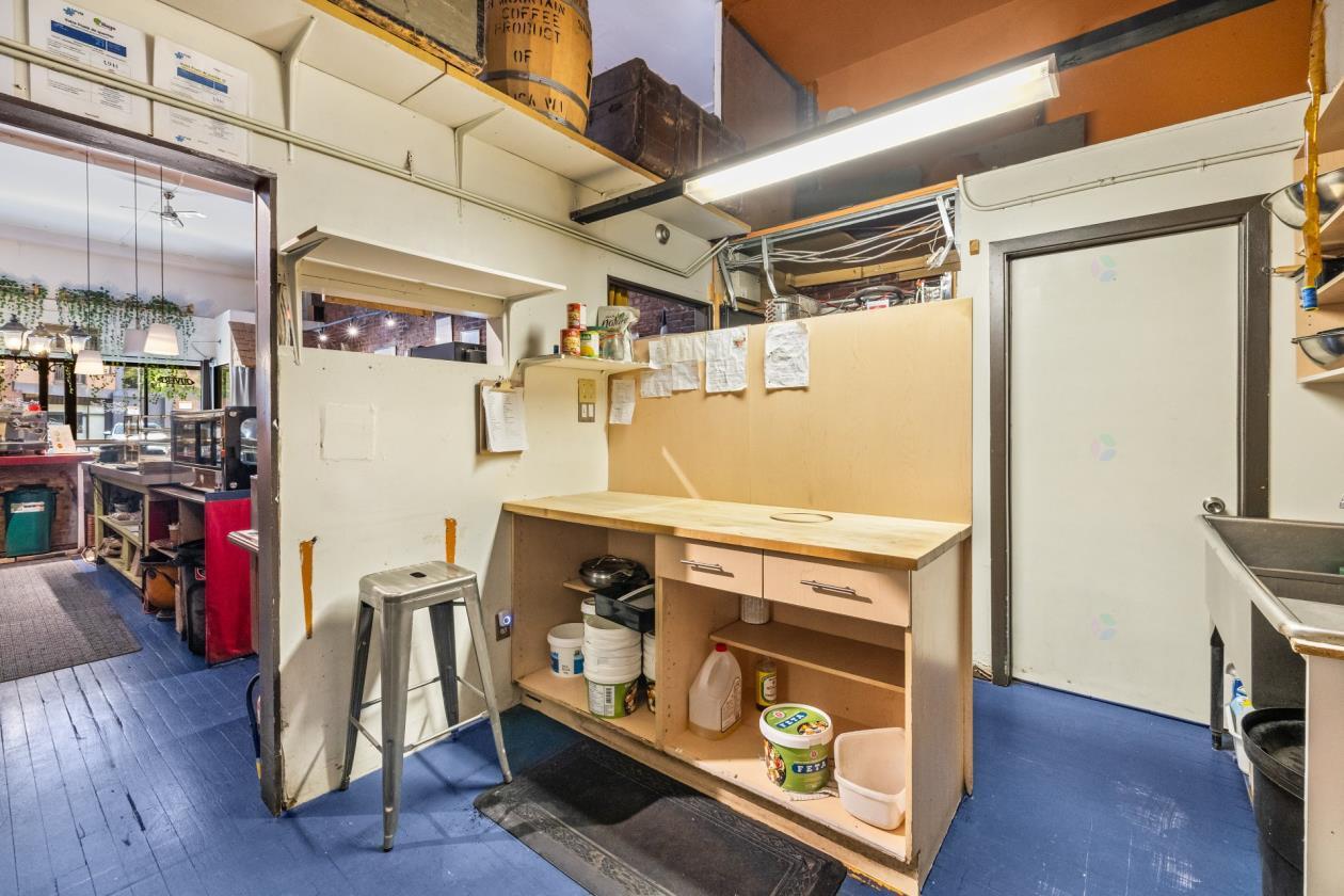 1227, Rue Atateken, local A, Montréal