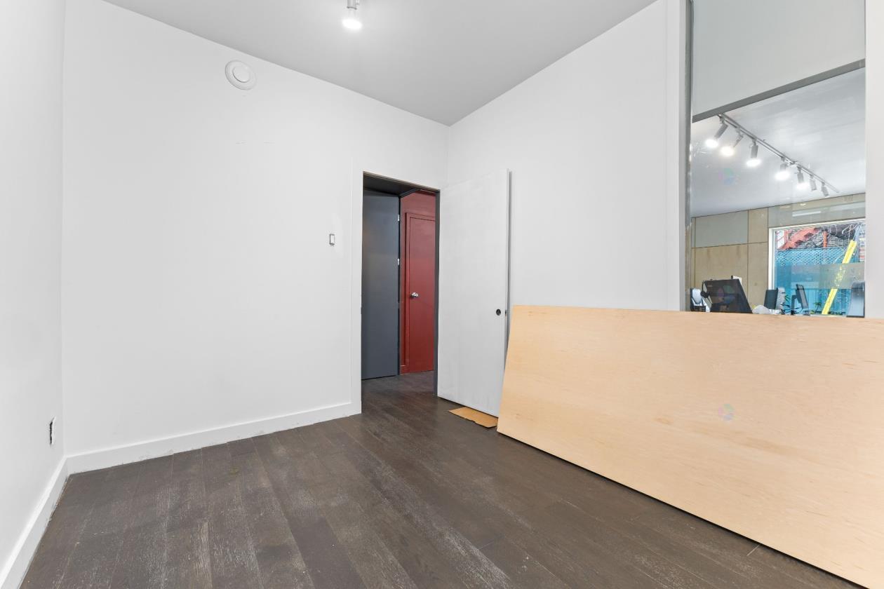 COMMERCIAL - 1709, Rue Atateken, Montréal