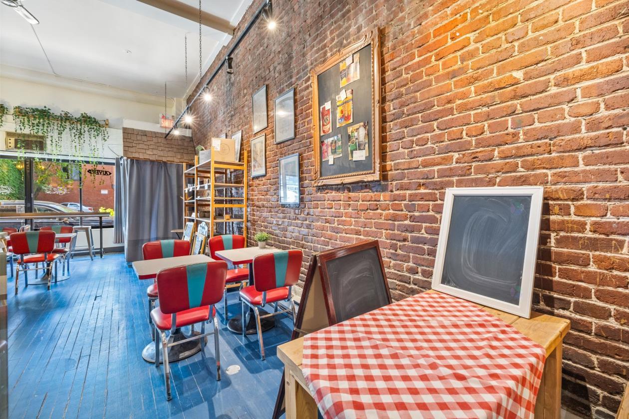 1227, Rue Atateken, local A, Montréal